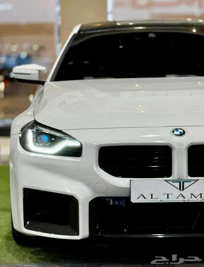M2 BMW الموديل 2023 37