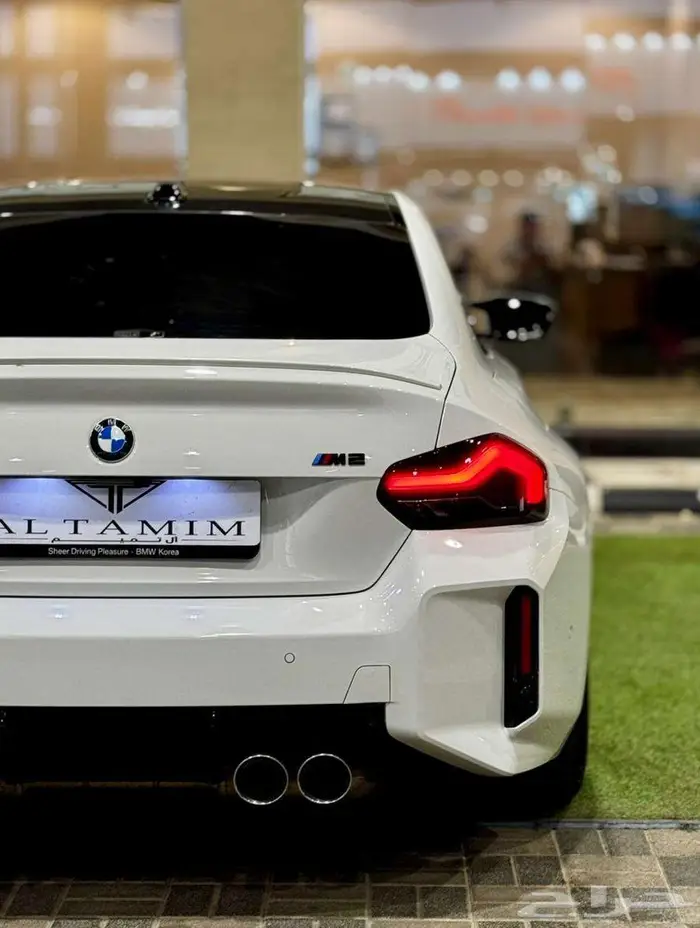 M2 BMW الموديل 2023 8