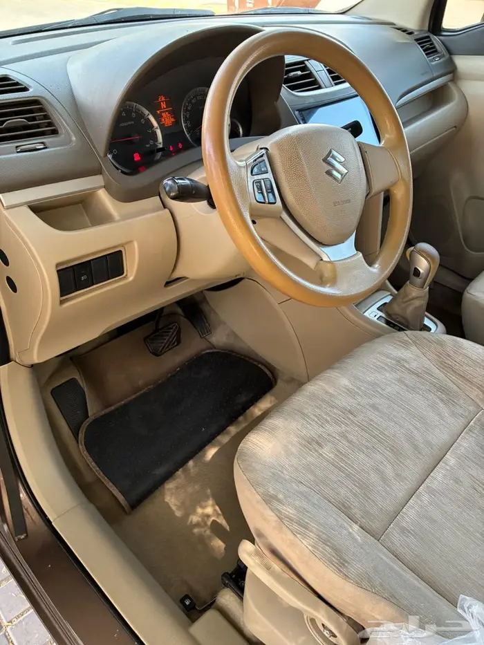 فان اقتصادي 7 ركاب ارتيجا بحاله ممتازه 17