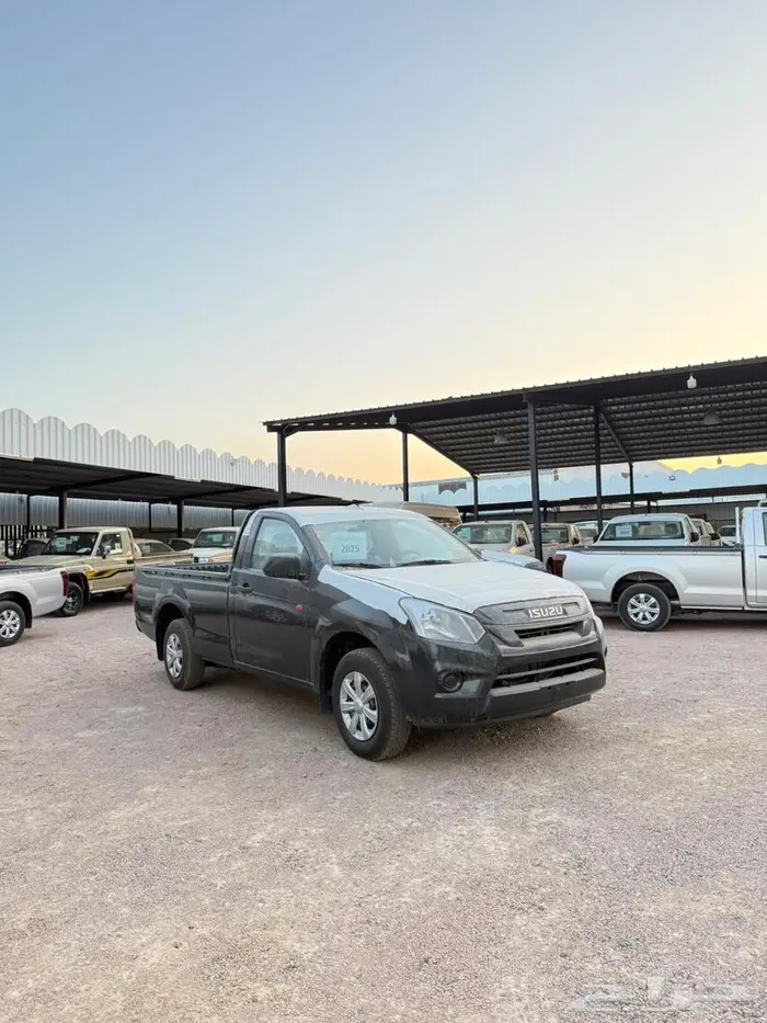 ايسوزو غمارة 2025 بدون دبل خليجي الوان بسعر 73000جاهز 2