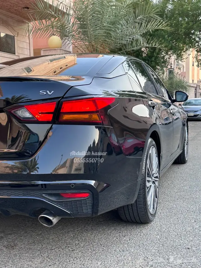 نيسان التيما 2023 نص فل SV 8
