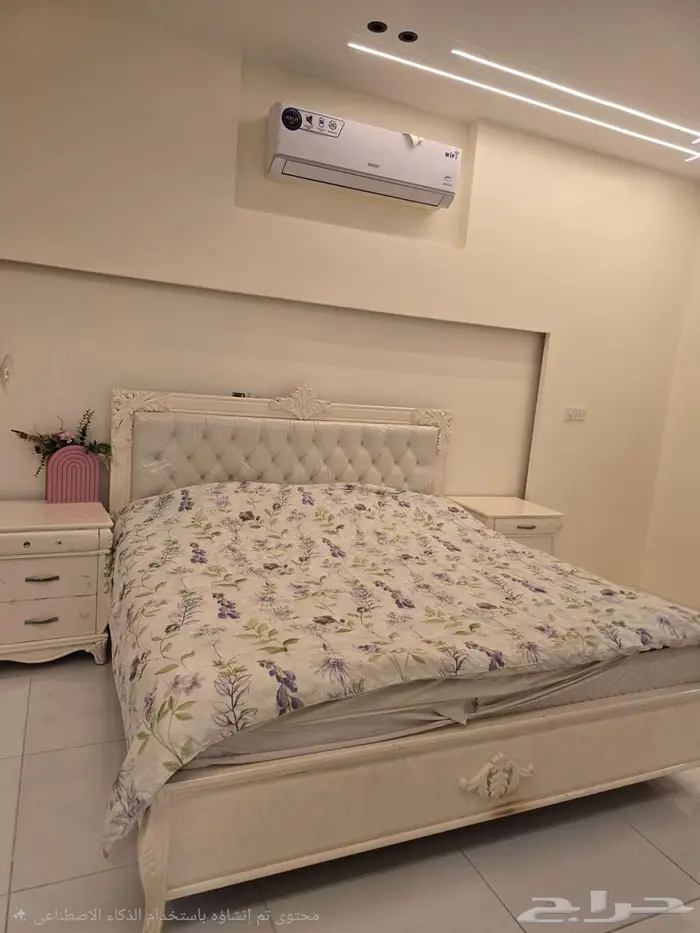 سرير مع مرتبه و عدد اثنين كمدينه وتسريحه 1