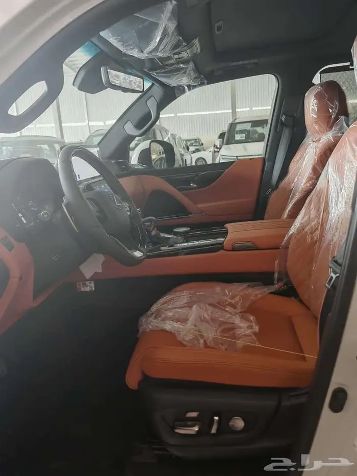 لكزس LX600 VIP 2025 أبيض خليجي الممشي 1800 كم 6
