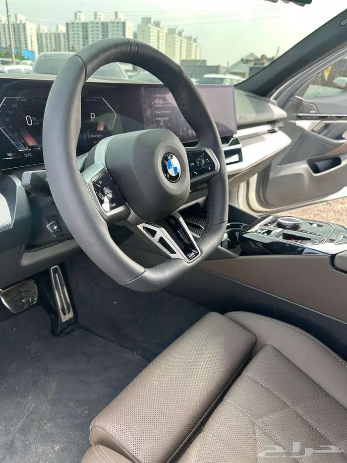 بي ام الفئة الخامسة 520 - BMW520I 2024 13