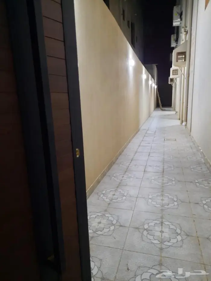 شقة للإيجار ملحق الصفا أربع غرف وصاله وثلاث دورات مياه 14