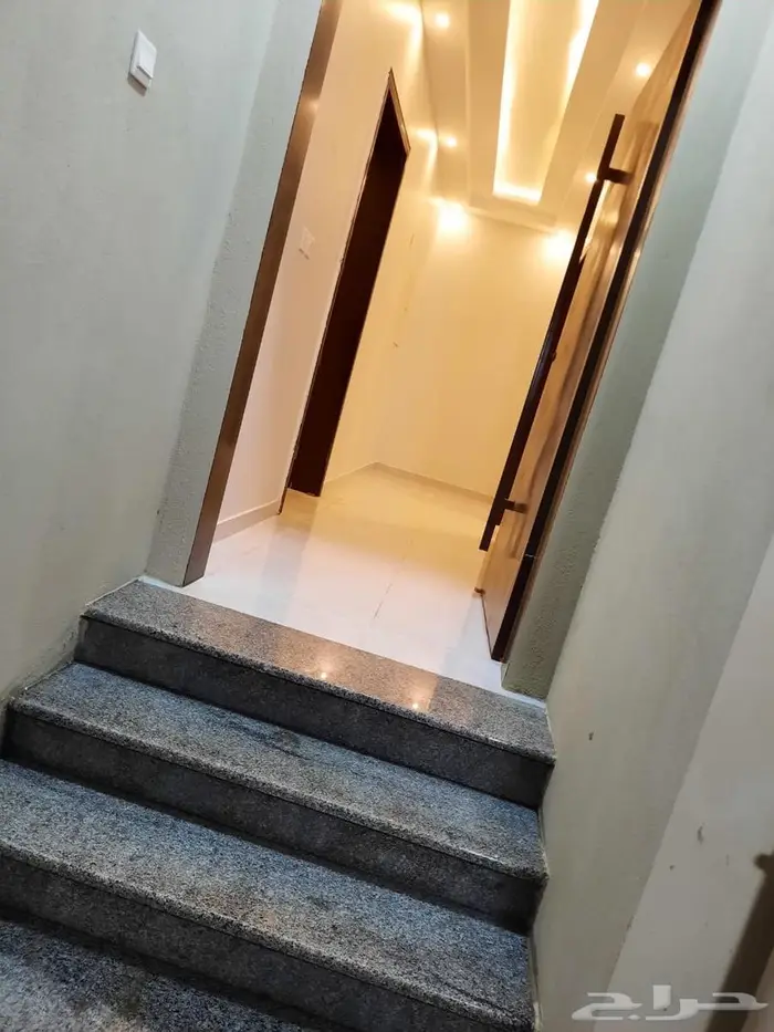 شقة للإيجار ملحق الصفا أربع غرف وصاله وثلاث دورات مياه 7
