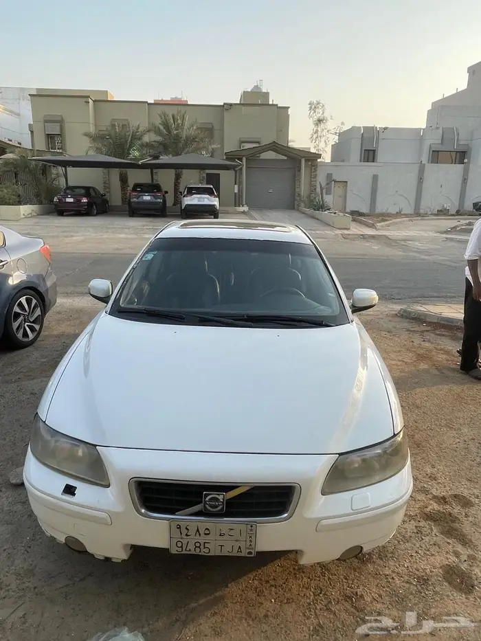 سيارة فولفو للبيع 0