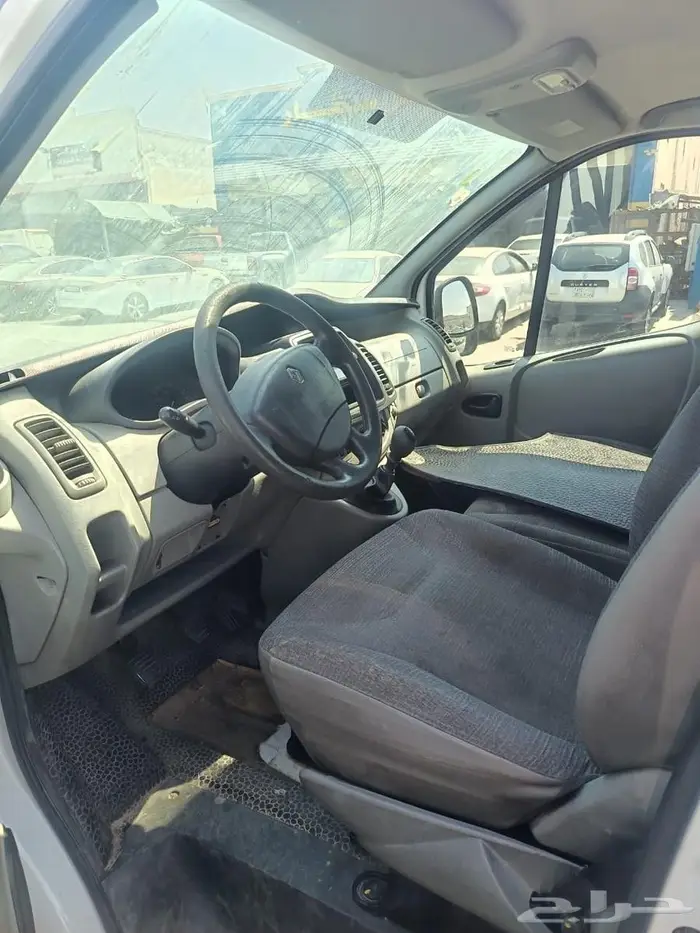 باص رينو ترافيك كبير بضاعه ممشى 180 الف كيلو 5
