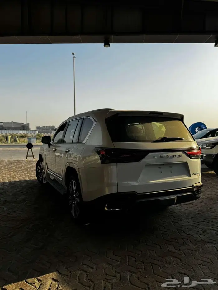 لكزس LX600 سعودي بطاقة 2024 3