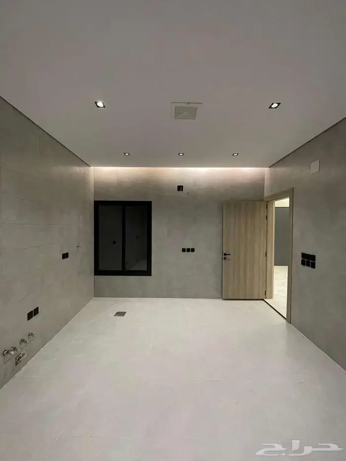 للبيع فيلا سكنية بعنيزة حي المنار 641 5