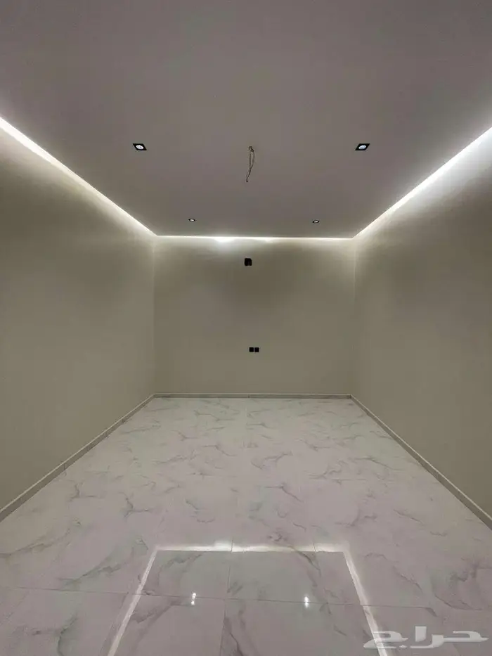 للبيع فيلا سكنية بعنيزة حي المنار 641 6