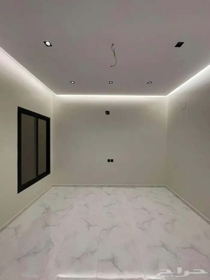 للبيع فيلا سكنية بعنيزة حي المنار 641 7