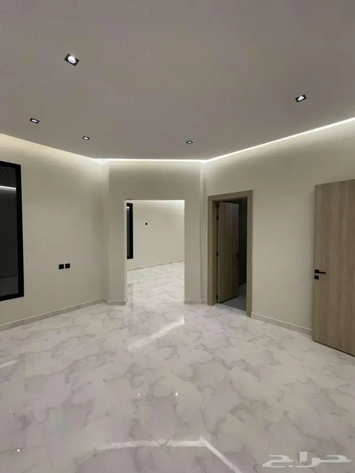 للبيع فيلا سكنية بعنيزة حي المنار 641 9