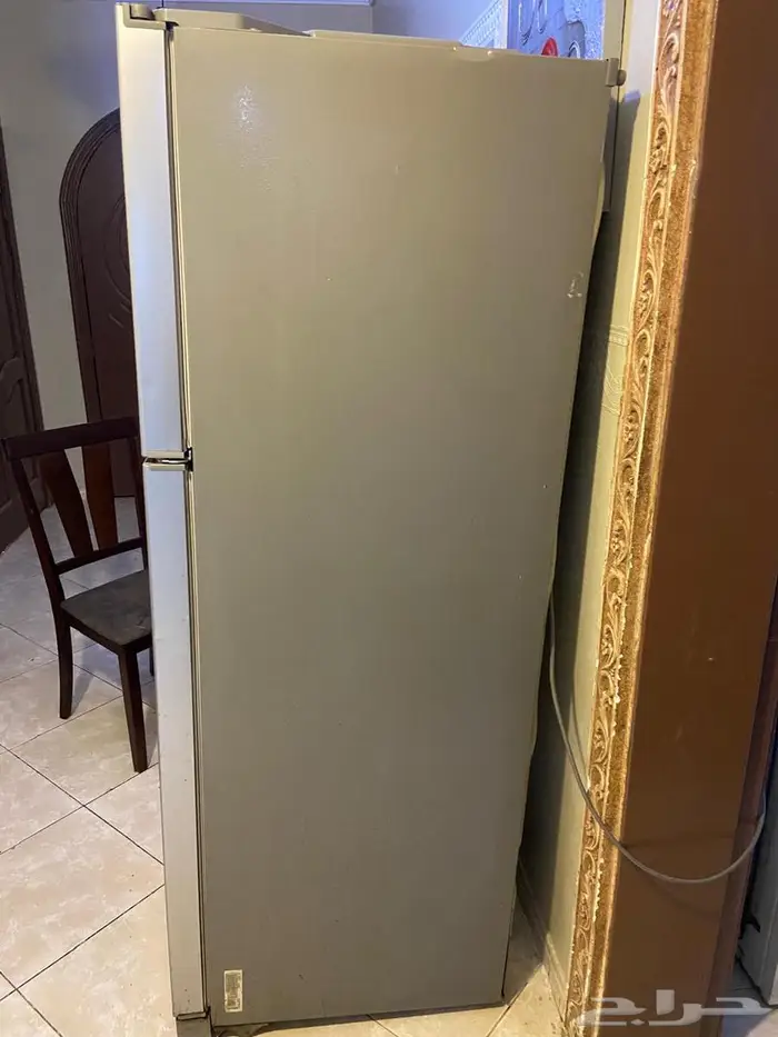 ثلاجة LG نوفروست بحالة جيدة للبيع 2