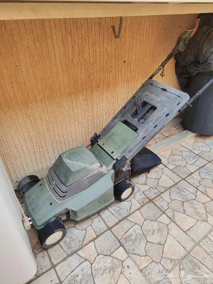 ماكينه لقص العشب 0