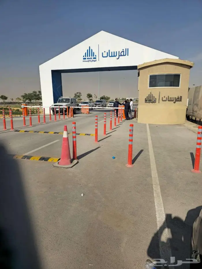 حواجز السيارات (Bollards Barriers) 3