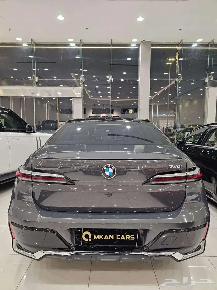 بى ام دبليو 740I 2023 ناغى تم البيع 24