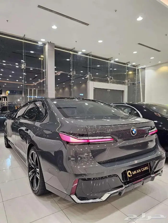 بى ام دبليو 740I 2023 ناغى تم البيع 28