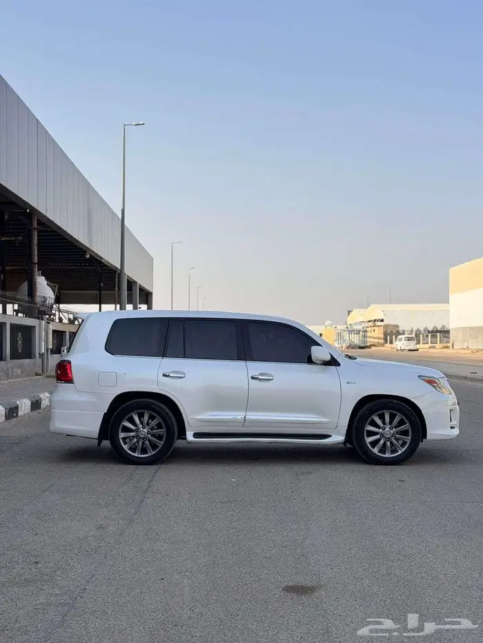 لكزس 2010 LX570 3