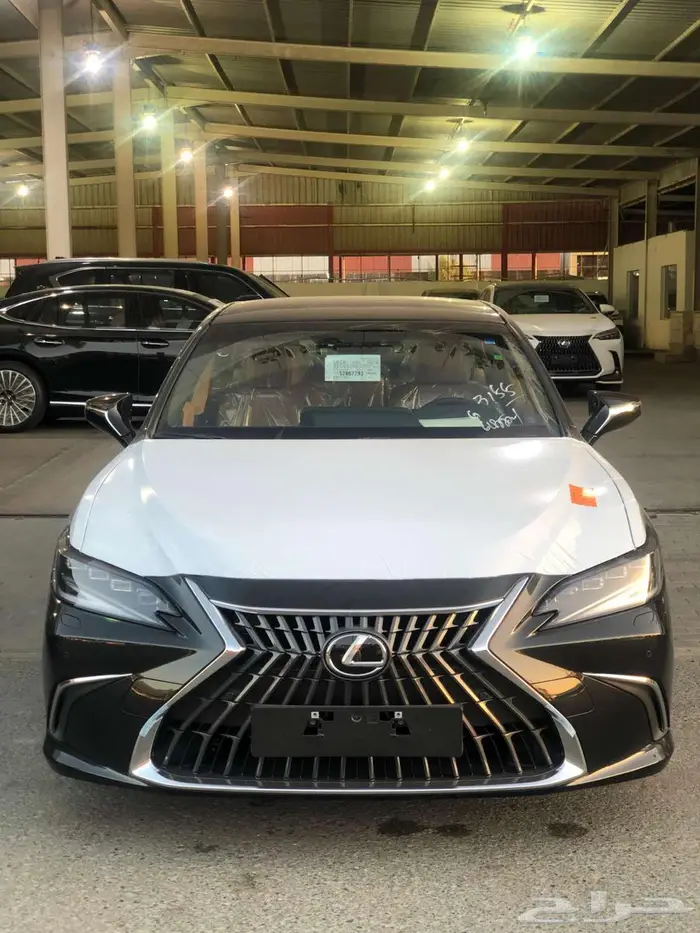 لكزس ES250 BD 2025 سعودي بنزين 3 عدسات ردادار 2