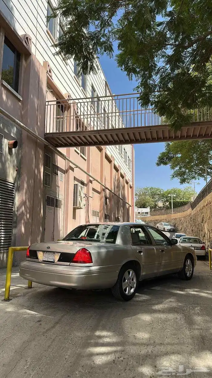 للبيع فورد كرون فكتوريا سعودي 2008 4