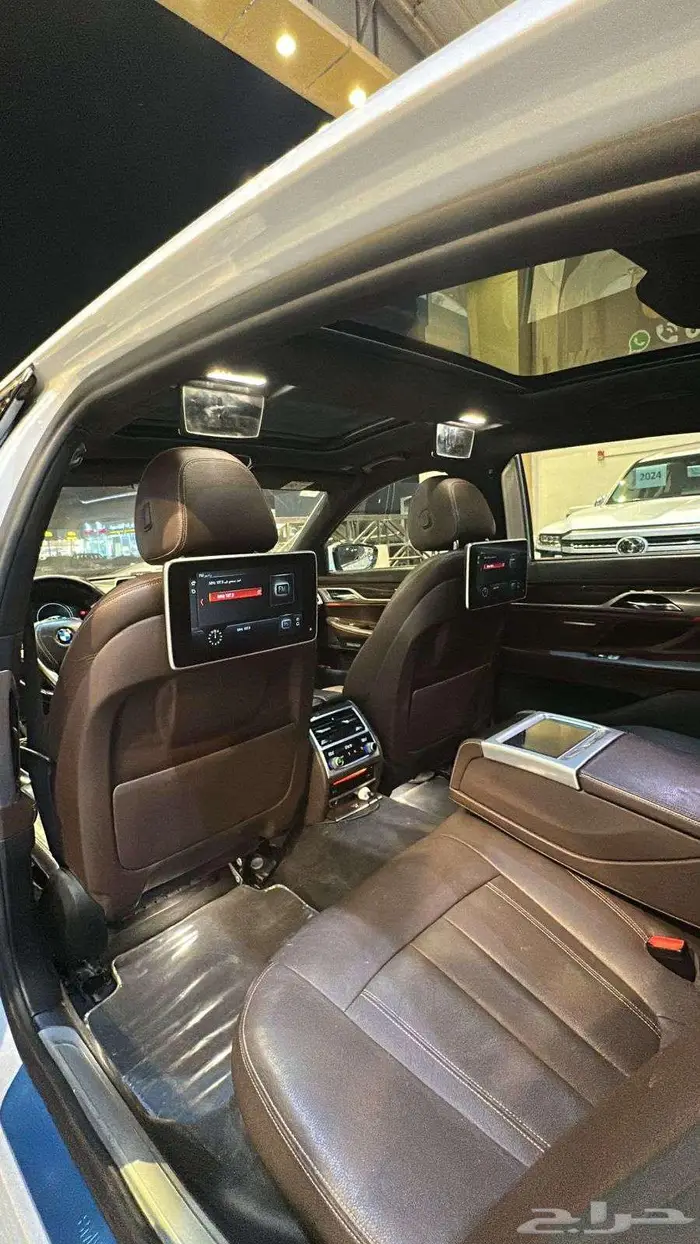 بى ام دبليو 2018 LI730 14