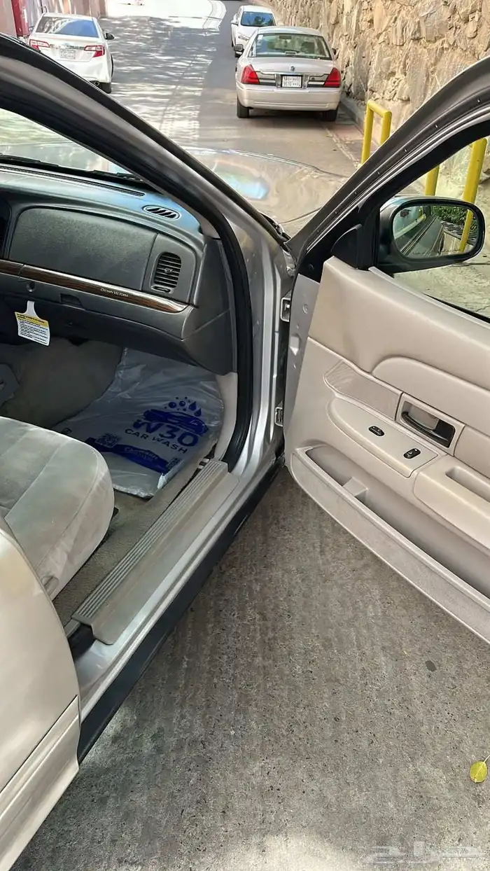 للبيع فورد كرون فكتوريا سعودي 2008 14