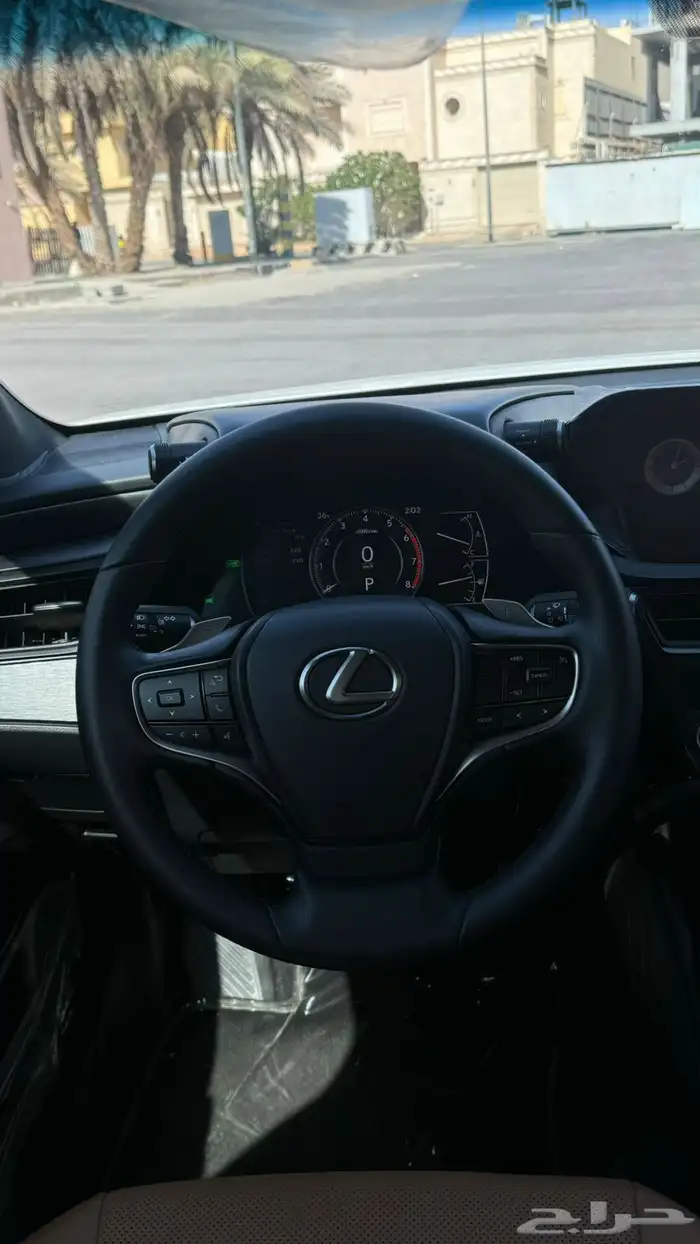 لكزس ES300 AH 2024 تحمل لوحه مميزه 5
