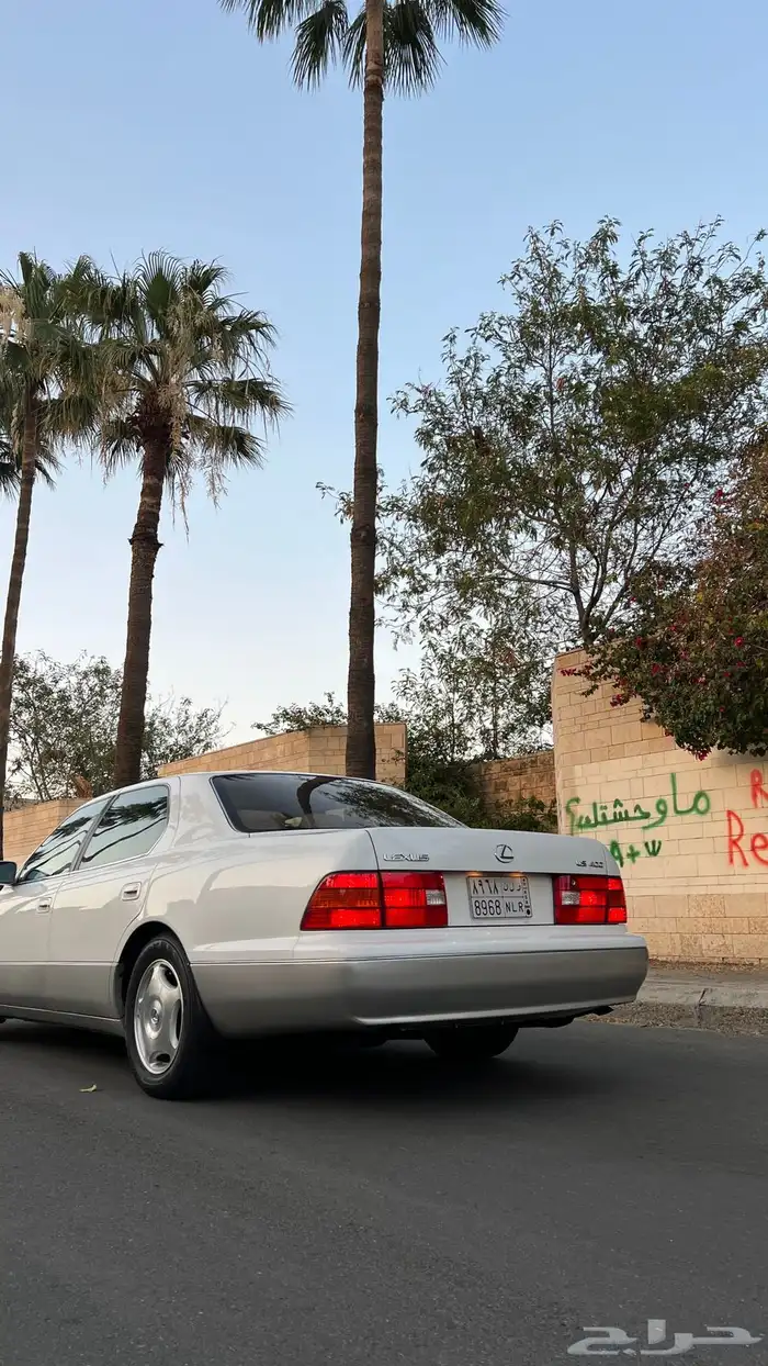لكزس . 9