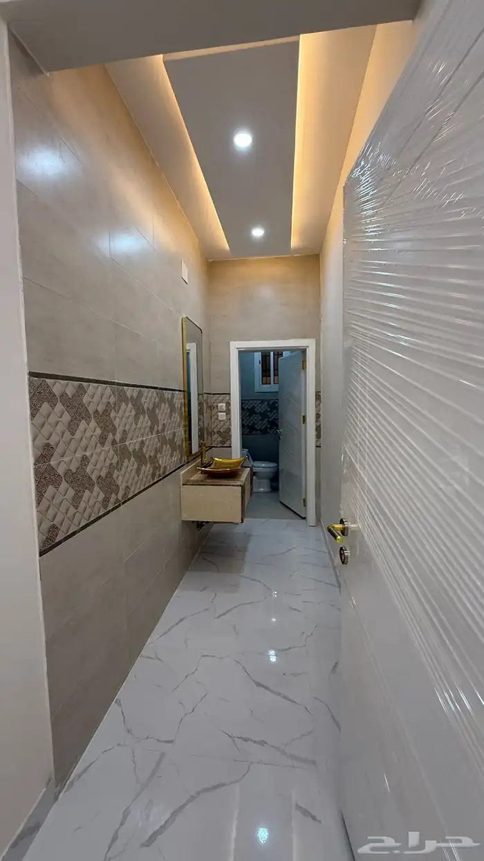 شقه للبيع دور ثاني حي الاخضر تبوك 450 الف 0