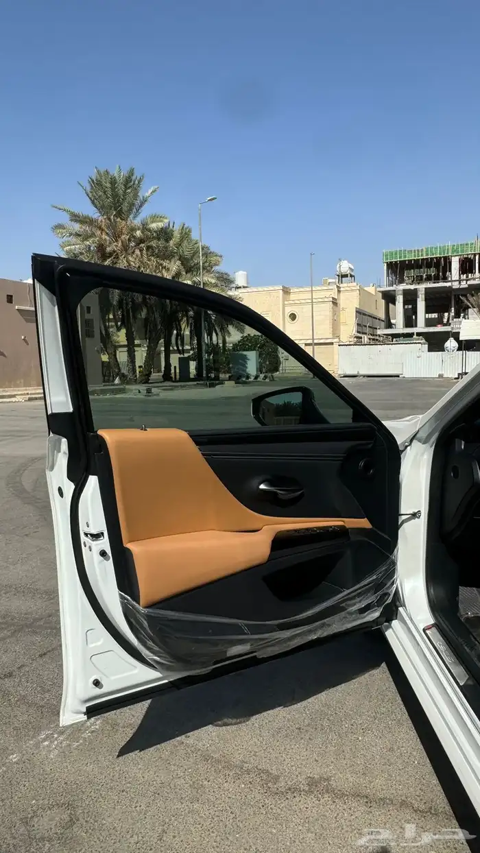 لكزس ES300 AH 2024 تحمل لوحه مميزه 7
