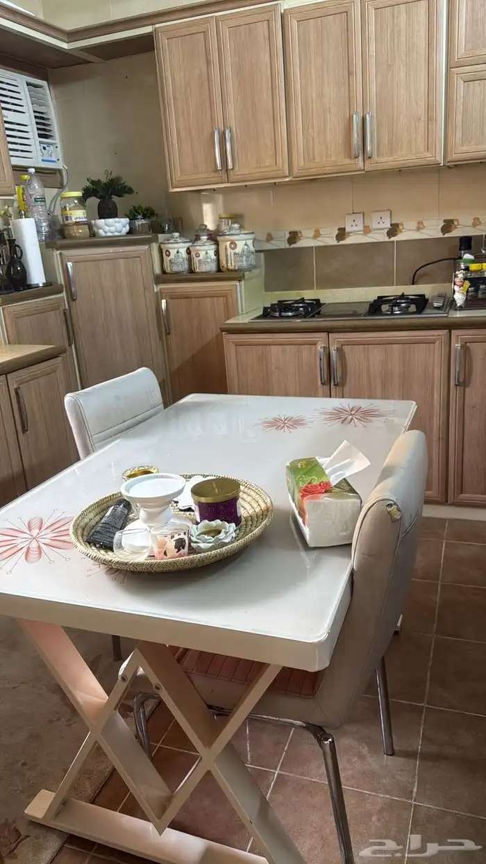 مطبخ 3 في 3 ونص مع الطاولة والنجف بدون الأجهزة الكهربائية 2