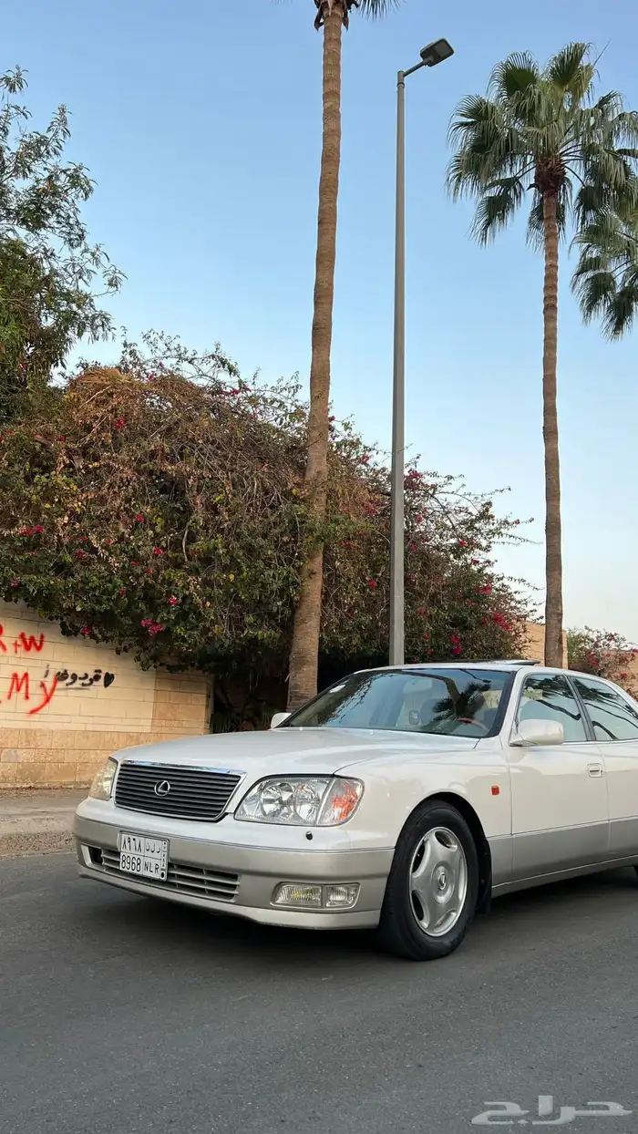 لكزس . 8