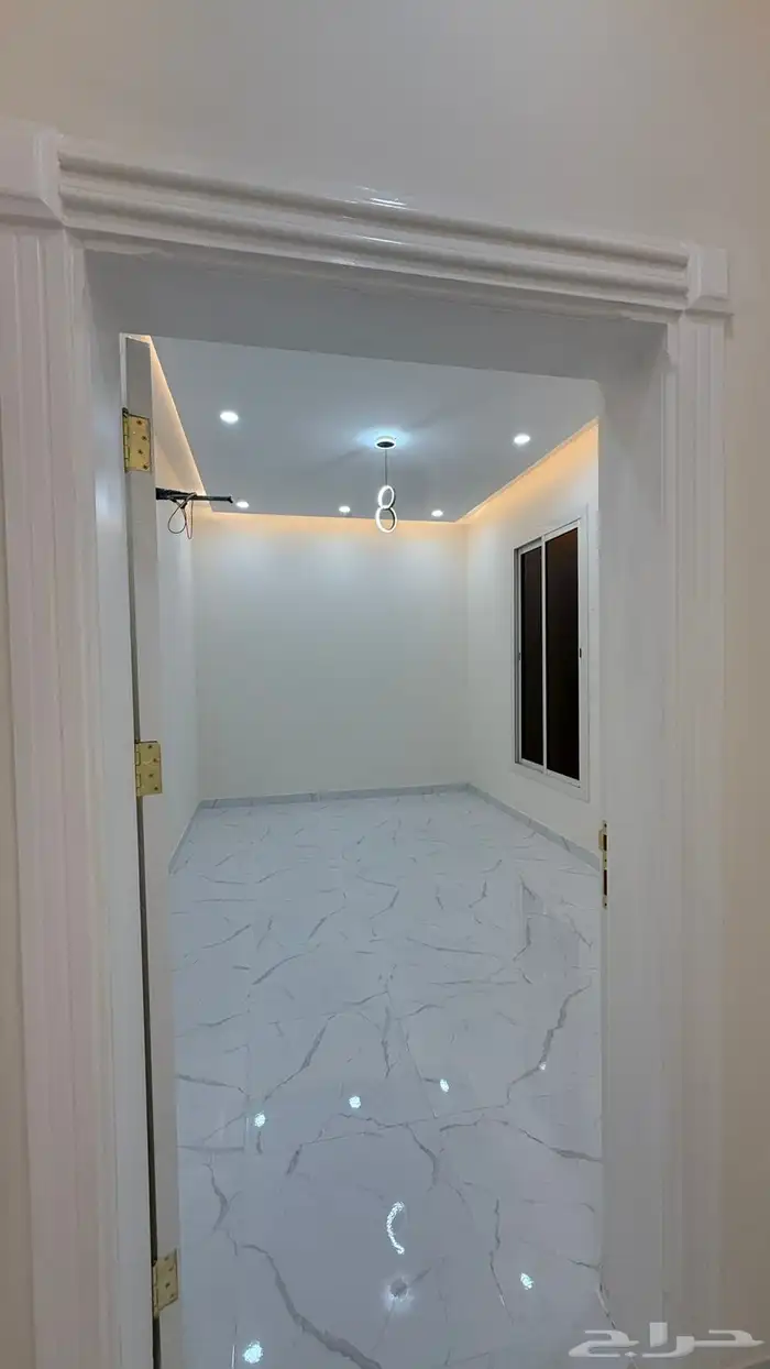 شقه للبيع دور ثاني حي الاخضر تبوك 450 الف 5