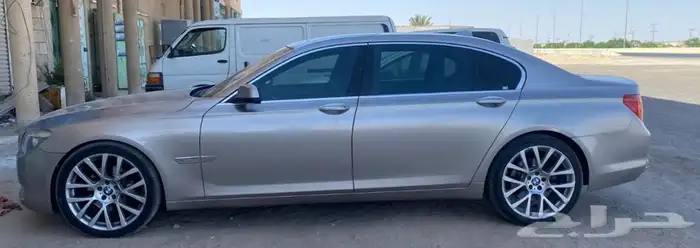 بي ام دبليو 740 2010 1