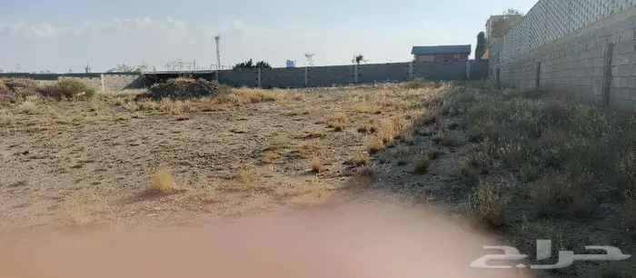 أرض مساحة 2492م بأبها مطلة بحي الصحافة مسورة بعداد كهربا 1