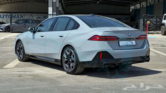 2026 BMW 5-SERIES 520i M MILD-HYBRID GCC 0Km ضمان الوكيل 5