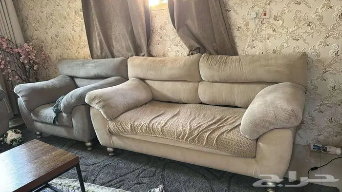 كنب مع طاولة شاشة 4