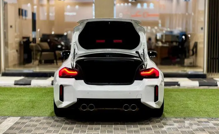 M2 BMW الموديل 2023 3