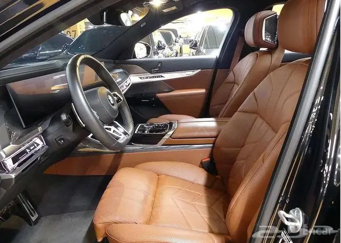 بي إم دبليو 740i 2023 - وارد كوريا 12