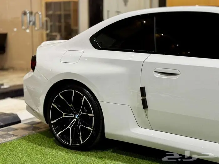 M2 BMW الموديل 2023 26