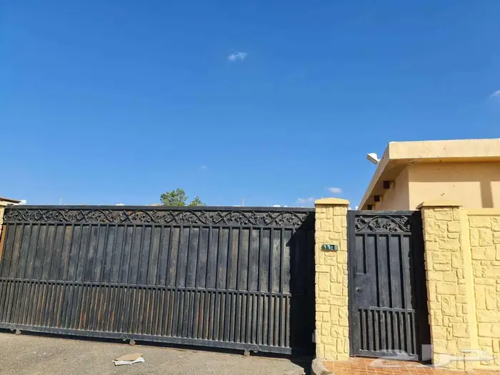 ارض تجارية للبيع في موقع مميز حي الحمدانية GD386 1