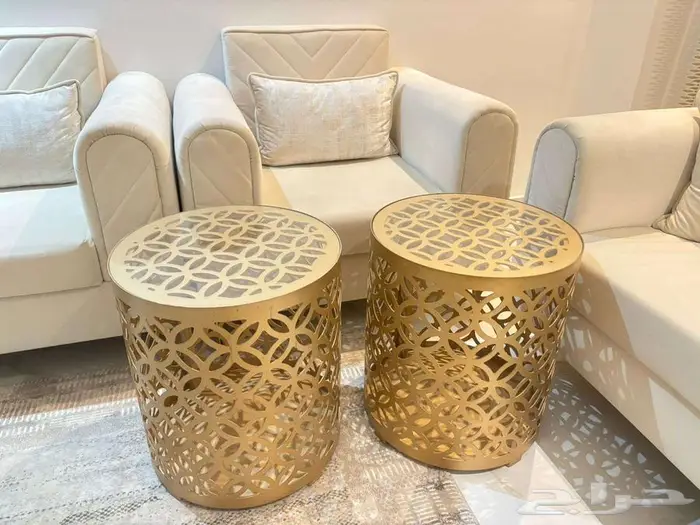 طاولات للبيع 0