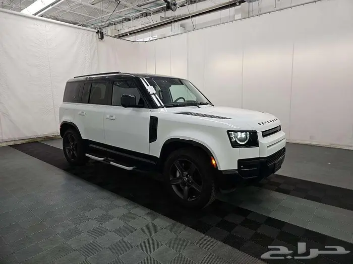 Land Rover Defender 110 X-Dynamic SE 0