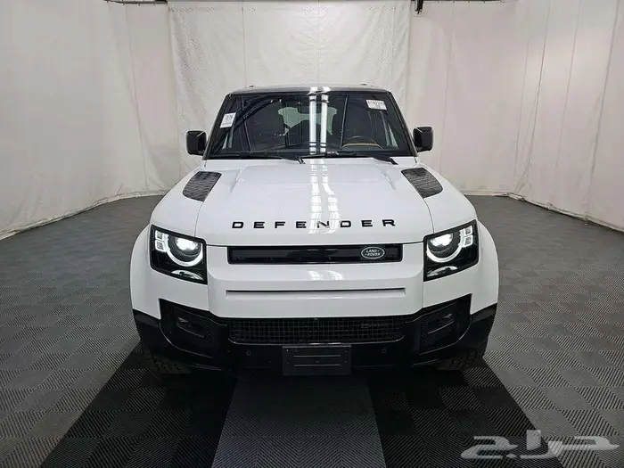 Land Rover Defender 110 X-Dynamic SE 2