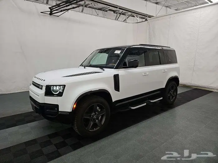 Land Rover Defender 110 X-Dynamic SE 3