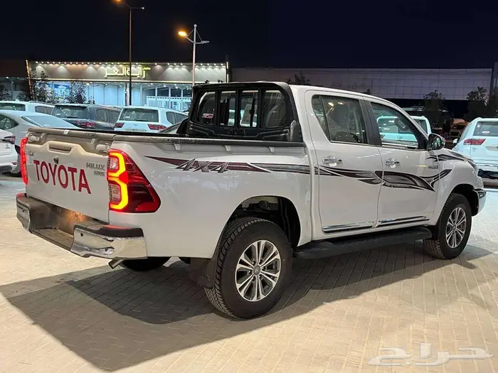تويوتا هايلكس غمارتين بنزين دبل 4X4 م2025 ( سعودي ) 4