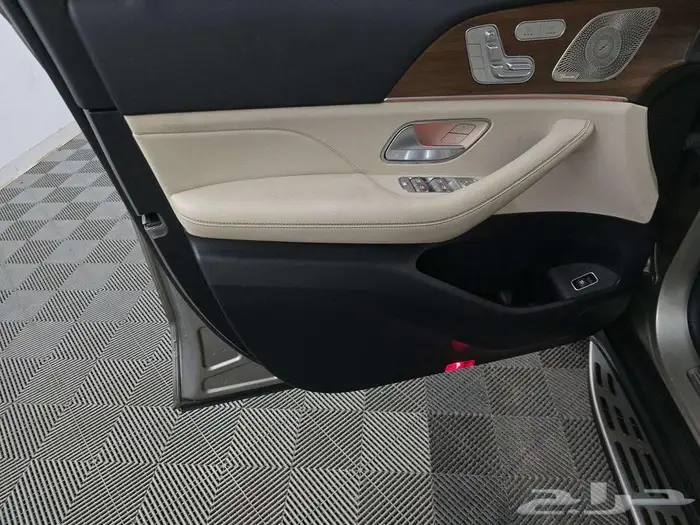 Mercedes-Benz GLE 350 11