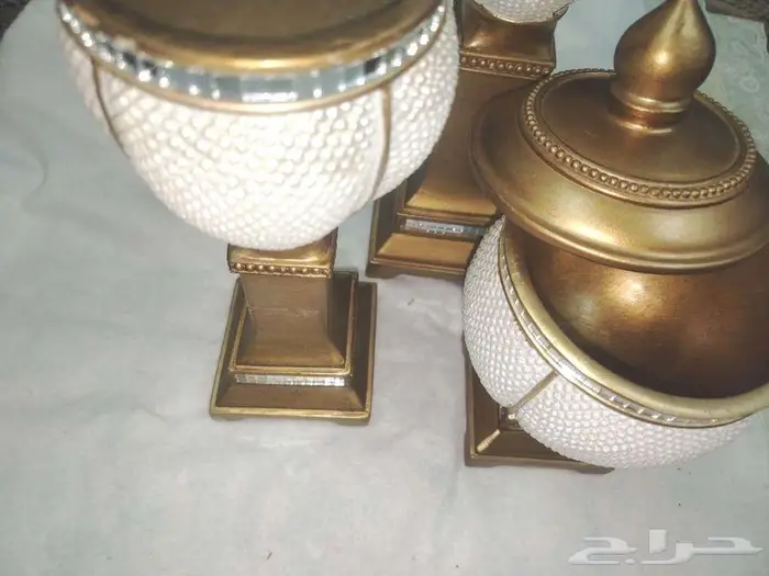 طقم اكسسوارات نظيفة لمجلس او صالة او غرفة نوم للبيع 2