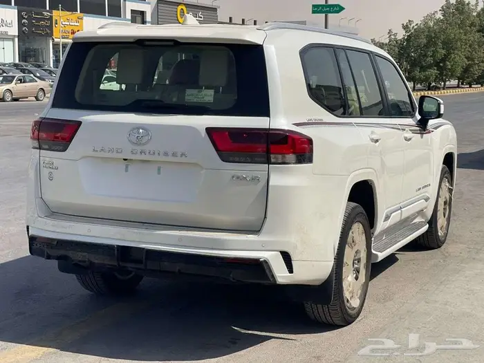 تويوتا لاندكروزر GXR 5 S بنزين 2025 كاش و اقساط 4